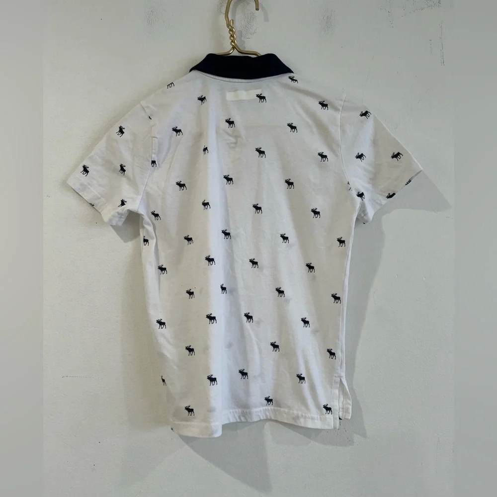 Abercrombie & Fitch White Polo with Black Collar and Moose Print 9-10y